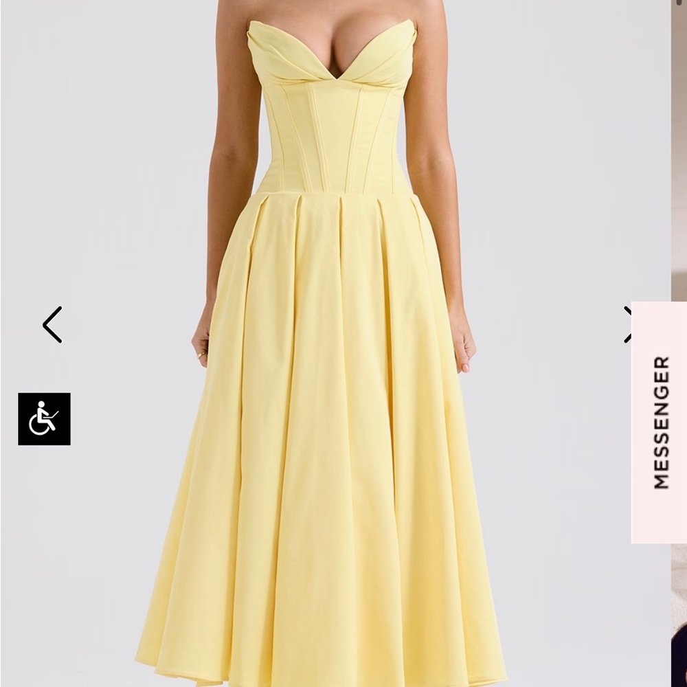 House of CB LADY SUNSHINE STRAPLESS TULLE MIDI DRESS
Size XS regular cup